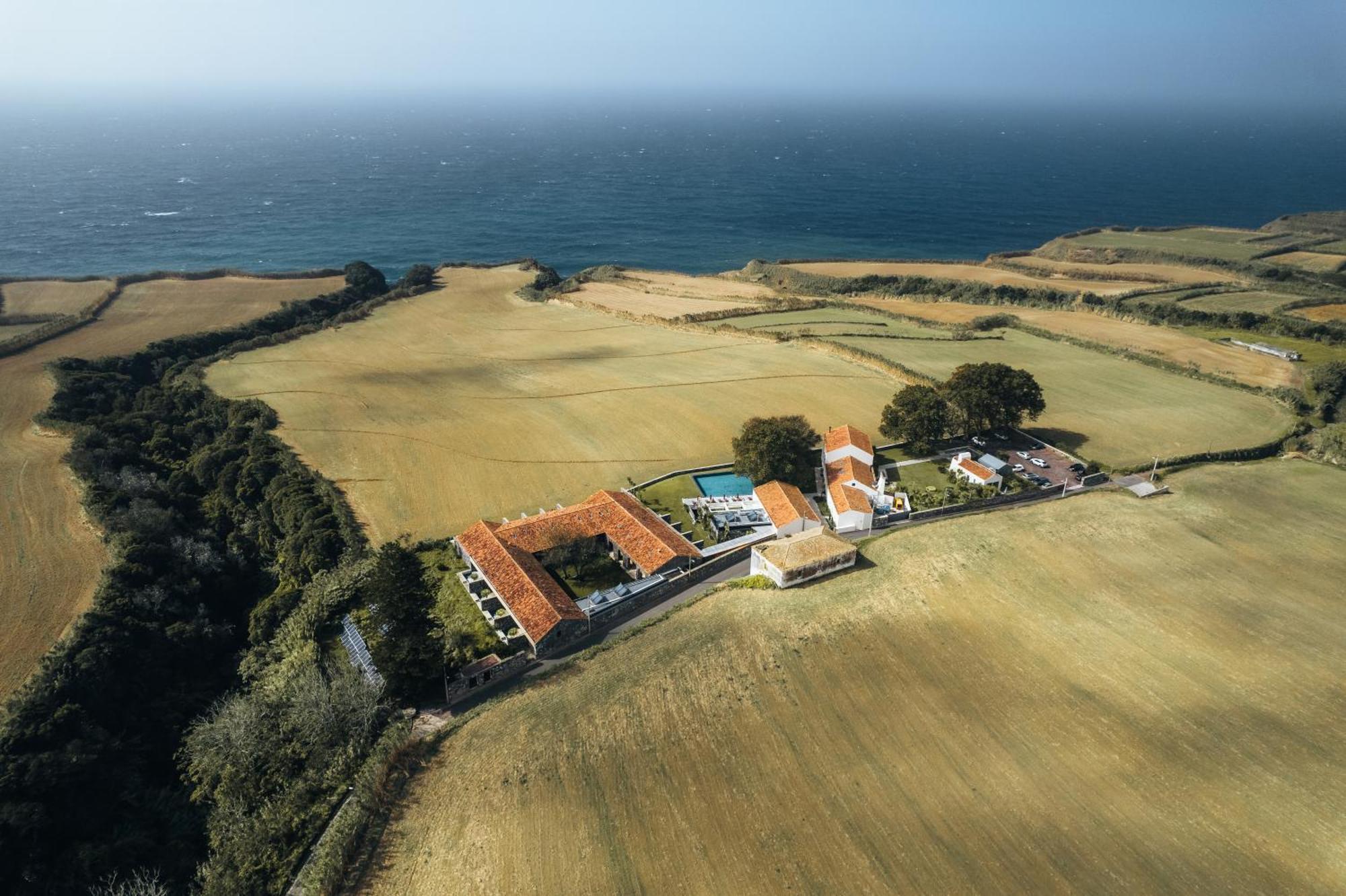 Sensi Azores Nature And Spa Ginetes Екстер'єр фото Aerial view of the village