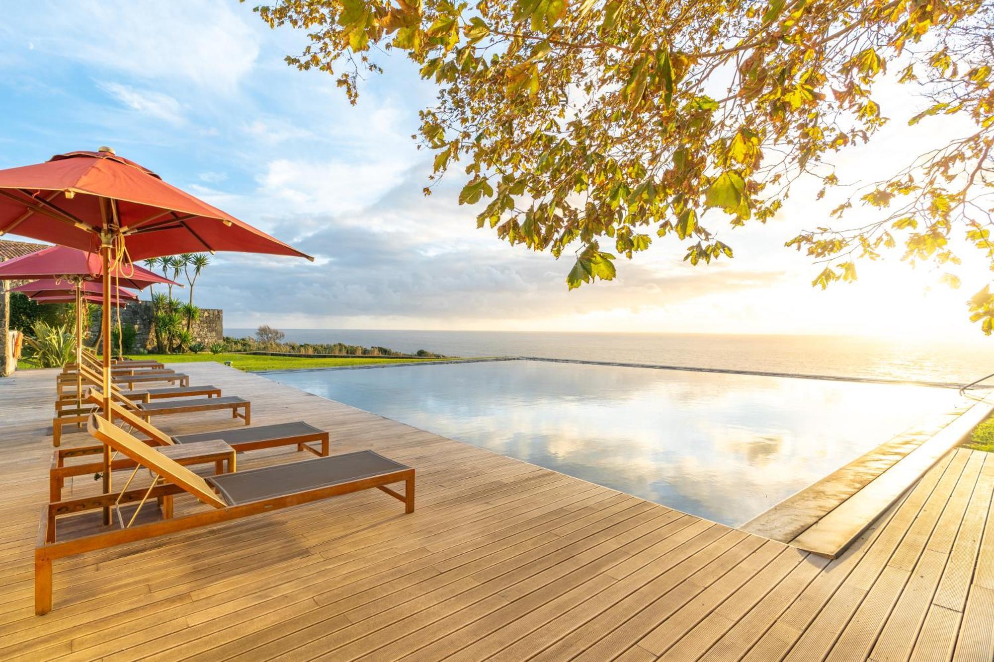 Sensi Azores Nature And Spa Ginetes Екстер'єр фото Infinity pool at the resort